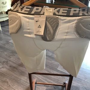 NIKE PRO HYPERSTRONG FOOTBALL SHORTS NWT